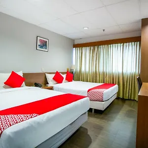 2* Hotel Oyo 106